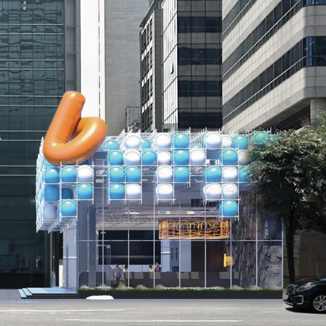 BLOOMING CLOUDS
도심 속에 피어오른 구름
Cultural Center Design in Teheran-ro, Gangnam-gu, Seoul, Korea
서울특별시 강남구 대치동 945-2, 3, 4 필지에 증축된 근린생활시설
<<빗썸나눔센터>>
In the complex and bleak Teheran-ro of Gangnam, we proposed an ‘urban oasis’ where tired city dwellers can catch their breath and recharge, through an exterior design that is fresh and innovative, and outdoor spaces that express comfort and mystery. This concept helps establish a new identity for the Gangnam area.
복잡하고 삭막한 강남 테헤란로에 산뜻하고 참신한 외관 디자인과 편안함과 신비함을 드러내는 외부공간을 통해 지친 도시민들이 숨을 고르고 재충전할 수 있는 ‘도심 속 오아시스’를 제안하여 강남일대에 새로운 아이덴티티를 구축하였습니다.
The building’s Cloud Facade evokes the imagery of water and clouds, reminiscent of an oasis mirage shimmering in the vast desert. The balloons nestled between the scaffolding structures symbolize hope and evoke the image of a floating oasis, a dream suspended and hovering in the sky.
건물의 Cloud Facade는 사막의 오아시스를 연상시키는 물과 구름의 이미지를 형상화하고 있습니다. 구조물 사이 사이에 자리잡은 풍선들은 희망을 상징하며, 신기루 현상과 같이 하늘에 떠 있는 오아시스의 환영을 연상시킵니다. 
From illusion to a tangible reality
We often speak of “chasing mirages” as a metaphor for pursuing the unattainable. Yet imagine the exciting moment of realization that the distant mirage you once beheld is no illusion, but a tangible piece of reality. The Mirror Wall surrounding the outdoor space serves as a medium, blurring the line between reality and illusion, inviting visitors to step into a world where dreams and reality intertwine.
환상적인 것을 비유적으로 말할 때 “신기루를 쫓는다”라고 얘기합니다. 하지만 멀리서 바라보았던 신기루가 환상이 아닌, 현실의 일부라는 것을 깨닫는 순간 우리가 느낄 수 있는 희열을 상상해보았습니다. Cloud Facade 옆의 외부공간을 둘러싸고 있는 Mirror Wall 은 이렇듯, 현실과 환영의 경계를 모호하게 해주는 매개체의 역할을 합니다. 
2024년 12월 준공 
Built on December, 2025 
Team : Seonwook Jo, Myungsoo Ha, Myungjin Kim, Taerim kim, Yoonha Shin
#에스에스피건축사사무소 #건축가박성기 #박성기 #건축가 #건축 #디자인 #건축사 #건축디자인 #젊은건축가 #팝업 #건축계획 #근린생활시설 #근생건축 #강남구 #대치동 #studiosunggipark #ssp #sspdss #architect #architecture #architecturaldesigner #youngarchitect #NeighborhoodFacilities #popup #installation #mirrorinstallation #balloonart #ballooninstallation #bithumb_official #bithumb